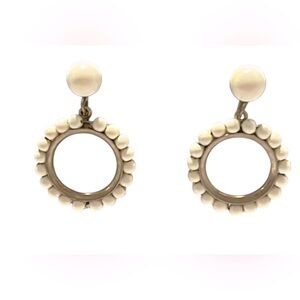 Vtg White Plastic Bead Screw Back Earrings